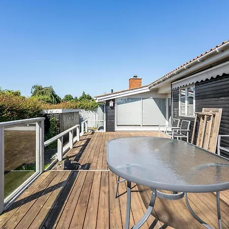 3 Bedroom Gorgeous In Stevns Casa de Férias *